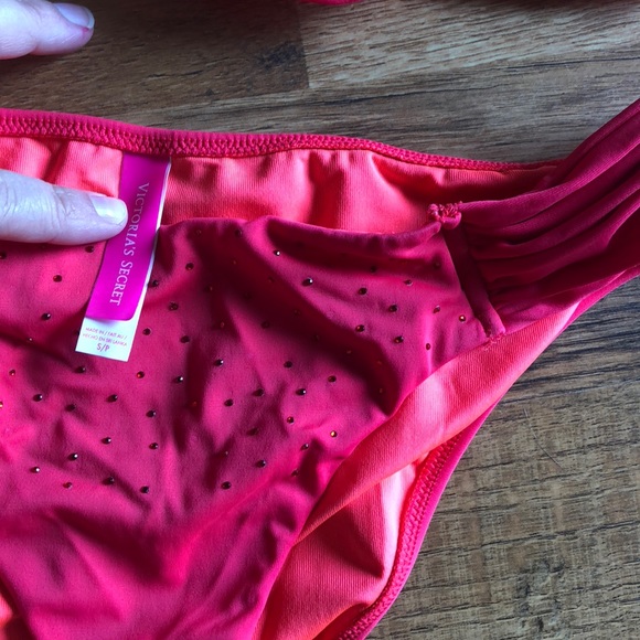 Victoria’s Secret bathing suit set - Picture 2 of 7